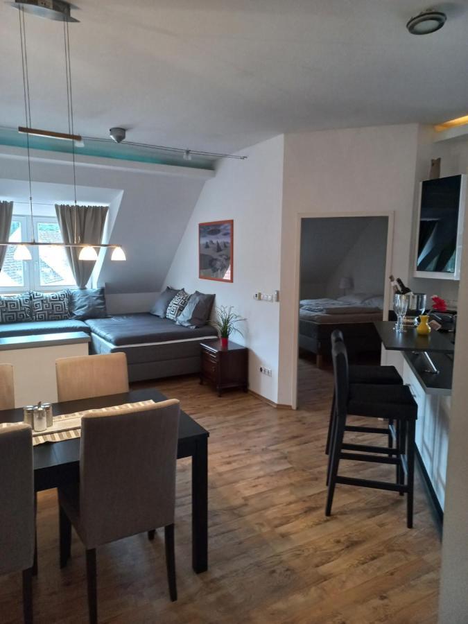 A-M Condominium Veszprem Bagian luar foto