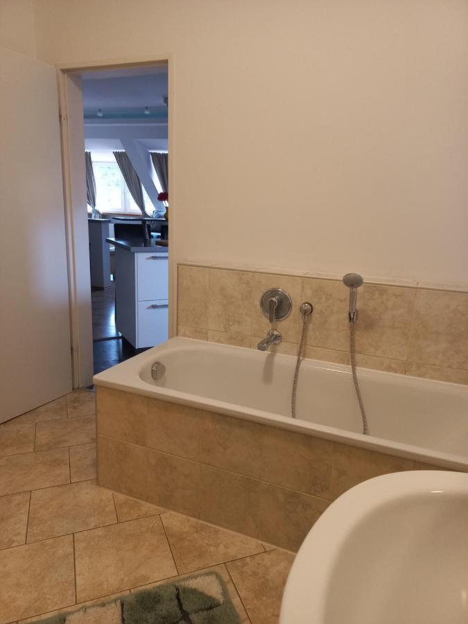 A-M Condominium Veszprem Bagian luar foto