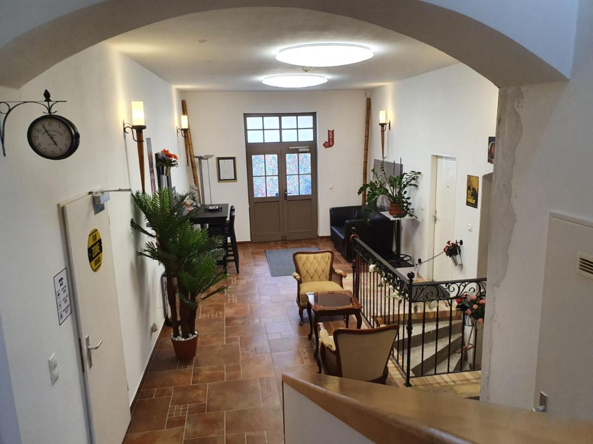 A-M Condominium Veszprem Bagian luar foto