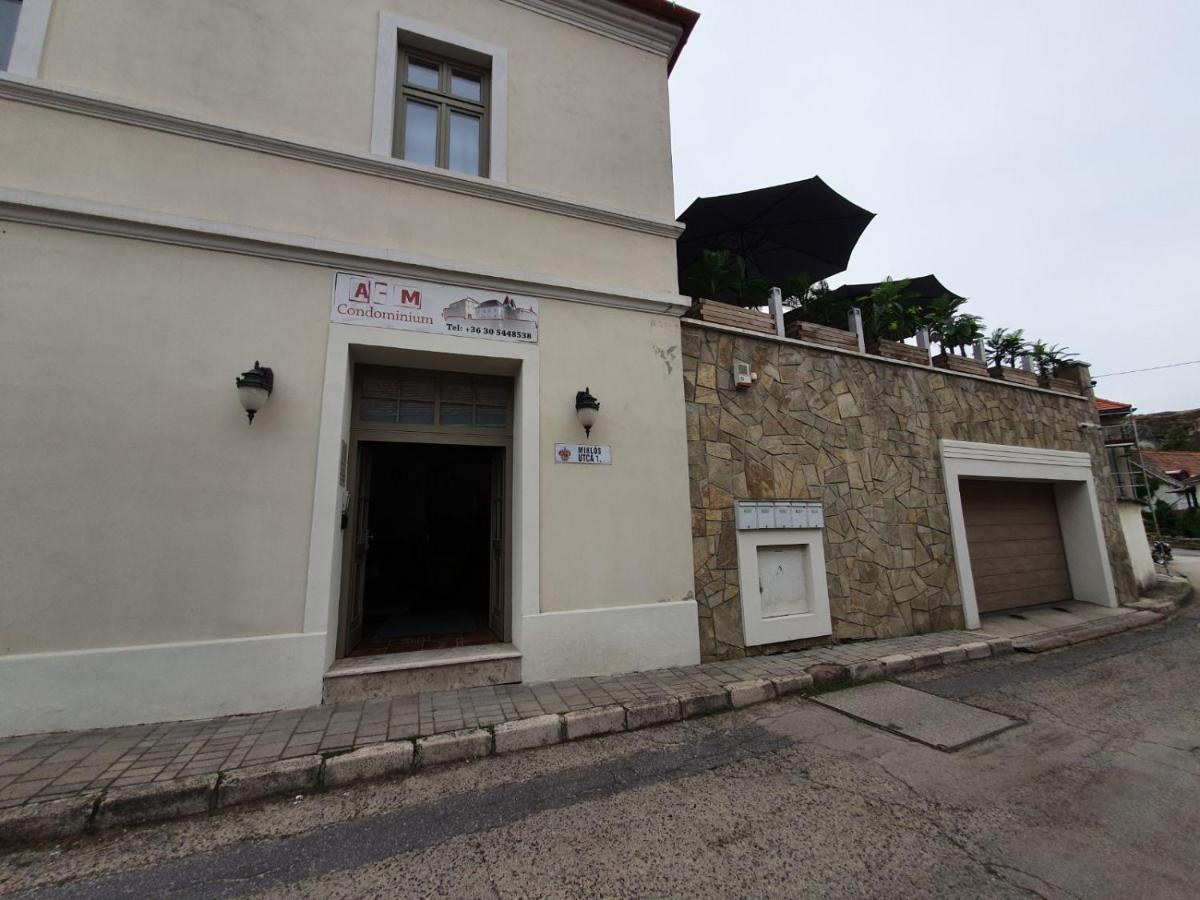 A-M Condominium Veszprem Bagian luar foto