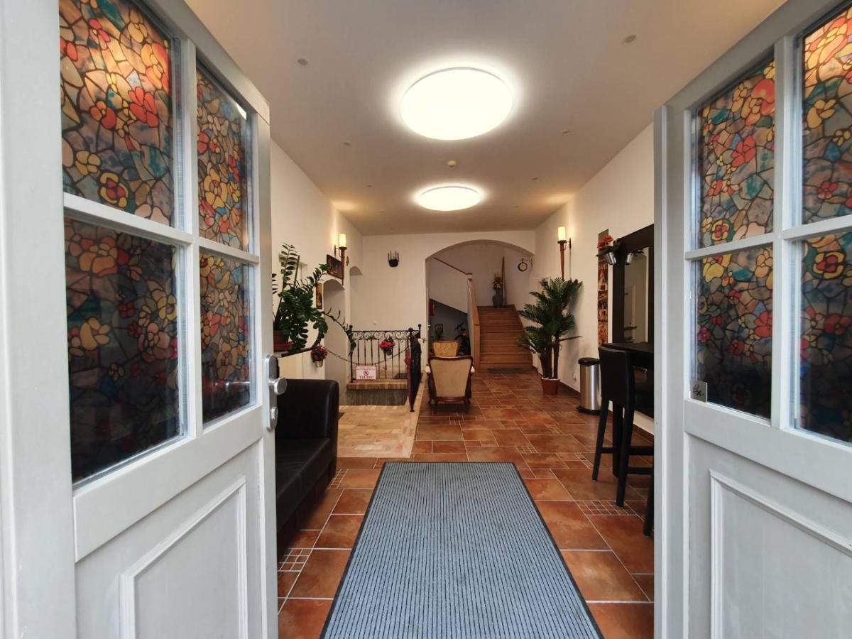 A-M Condominium Veszprem Bagian luar foto