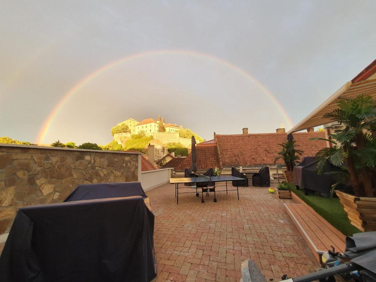 A-M Condominium Veszprem Bagian luar foto